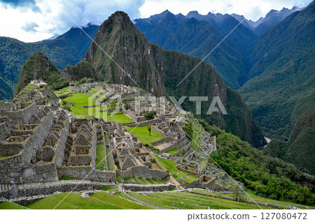 Machu Picchu ruins in Peru, South America Machu Picchu ruins in Peru, South America 127080472
