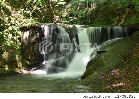 休息的瀑布 127080825