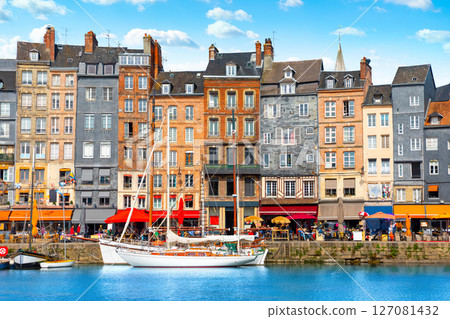 Landscape view of the harbour in Honfleur, famous french town in Normandy, France 127081432