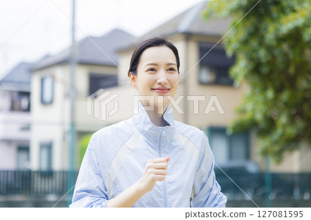 running woman 127081595