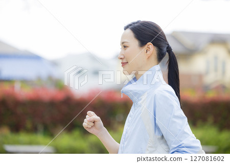 running woman 127081602