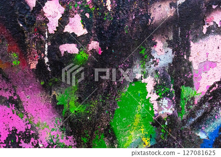 Vibrant Grunge Paint Splatter in Pink, Green, Black for 90s Graffiti Style 127081625