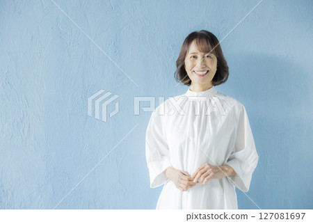 A smiling senior woman A smiling senior woman 127081697