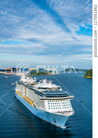 Cruise ship arriving at Nagasaki Port (Spectrum of the Seas) from Megami Ohashi Bridge [Nagasaki City] 127081862