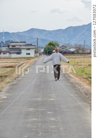 Woman gazing into the distance in nature 127083072