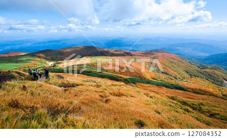 秋季攀登栗駒山（從栗駒山山頂眺望） 127084352