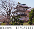 Sakura in full bloom and Matsumae Castle 127085131