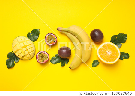 Concept of delicious and tasty exotic and tropical fruit 127087640