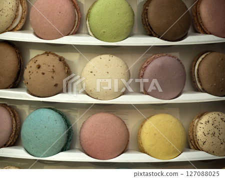 Tasty macaroons many flavours detail 127088025