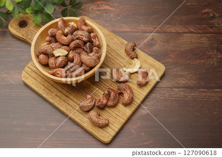 cashew nuts with skin 127090618