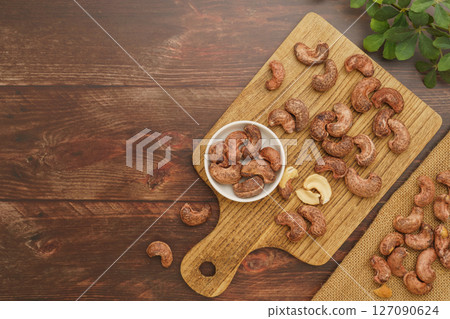 cashew nuts with skin 127090624