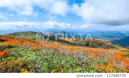 Climbing Mount Kurikoma in autumn (Mount Kurikoma - Mount Masutake: View towards Mount Masutake and Lake Sugawara) Climbing Mount Kurikoma in autumn (Mount Kurikoma - Mount Masutake: View towards Mount Masutake and Lake Sugawara) 127090730