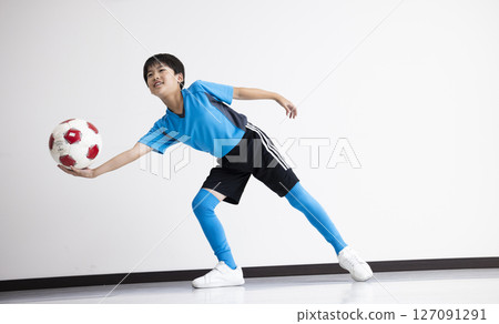 有足球的一個男孩 127091291