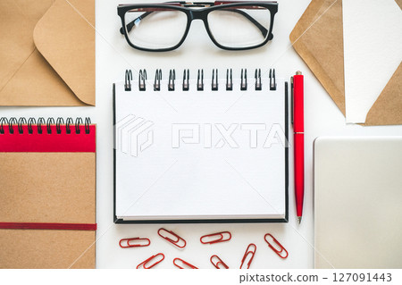 Blank notepad page for congratulatory inscriptions. Day light 127091443