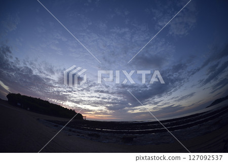 Morning glow of Qingdao coast Morning glow of Qingdao coast 127092537