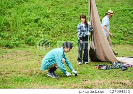 搭帳篷、露營、戶外、烤肉、BBQ、家庭、親子 127094350