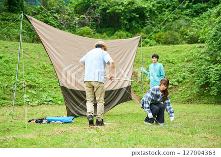 搭帳篷、露營、戶外、烤肉、BBQ、家庭、親子 搭帳篷、露營、戶外、烤肉、BBQ、家庭、親子 127094363