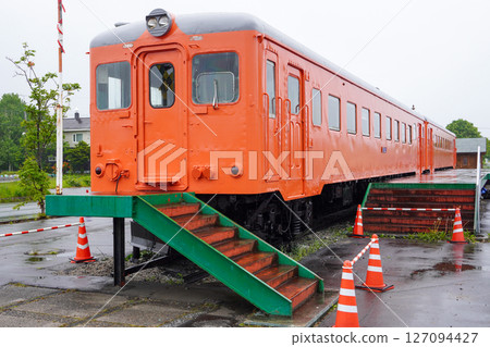 Kiha 22 diesel railcar at Nigiwai Square (Shimokawa Town, rainy weather) 127094427