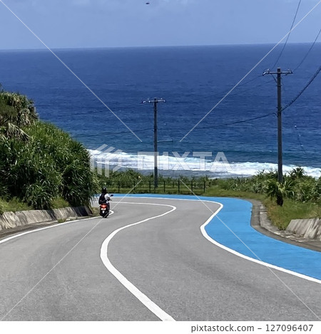 Roads on Yonaguni Island Roads on Yonaguni Island 127096407