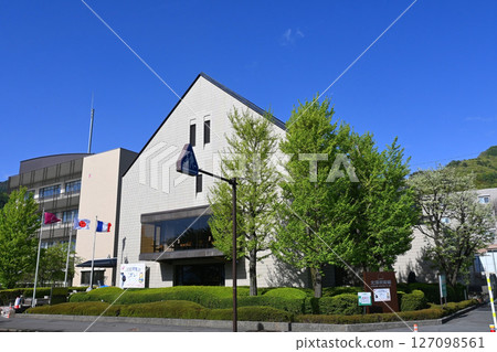 諏訪市北澤美術館，埃米爾‧加勒 (Emile Gallé) 的館藏 127098561