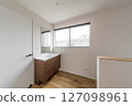 A simple sub-sink on the second floor to reduce morning congestion 127098961
