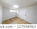 A bright Western-style room that can be used as a child's room or study in the future. 127098962
