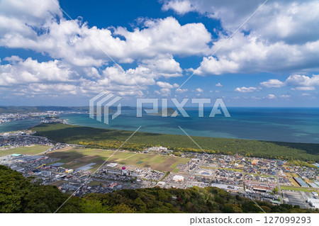 《Saga Prefecture》View from Kagamiyama Observatory and the vast ocean of Karatsu Bay 127099293
