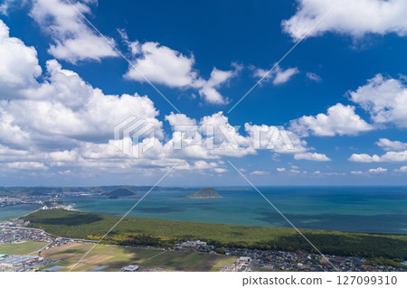 《佐賀縣》從鏡山展望台眺望的唐津灣的廣闊海景 127099310