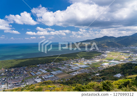 《Saga Prefecture》View from Kagamiyama Observatory and the vast ocean of Karatsu Bay 127099312