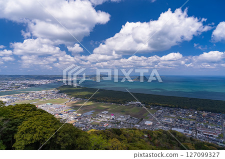 《Saga Prefecture》View from Kagamiyama Observatory and the vast ocean of Karatsu Bay 127099327