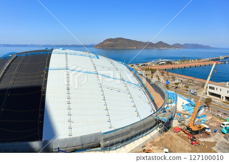 [Kagawa Prefecture] New Kagawa Prefectural Gymnasium (Anabuki Arena Kagawa) under construction at Sunport Takamatsu 127100010