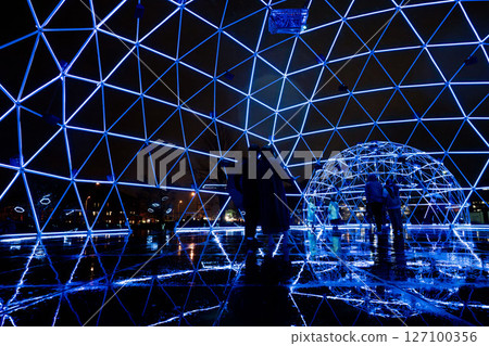 港未來的聖誕節，被燈光包圍的約會勝地，橫濱灣畔的聖誕節活動 127100356