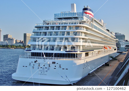 停泊在橫濱大棧橋碼頭的飛鳥三號 停泊在橫濱大棧橋碼頭的飛鳥三號 127100462