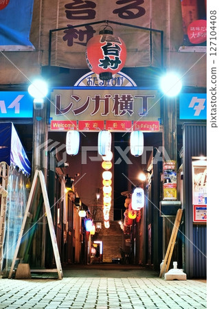 Scenery of the Brick Alley in Otaru Food Stall Village 127104408