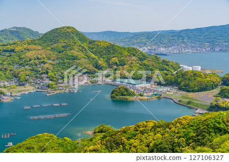 (Nagasaki Prefecture) Kujukushima, islands floating in Sasebo Bay, Sasebo cityscape 127106327