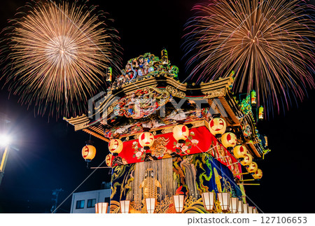 Saitama Chichibu Night Festival: Food stalls and fireworks (composite) 127106653