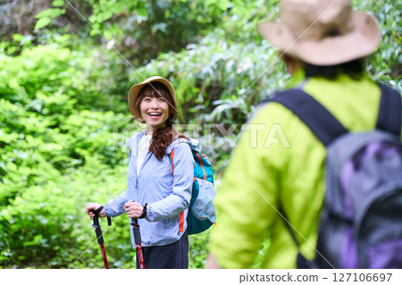 健行、健行、老年、散步、爬山 127106697