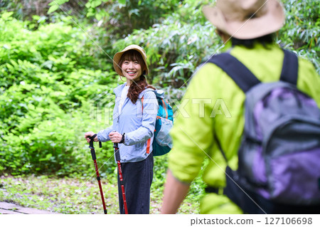 健行、健行、老年、散步、爬山 127106698