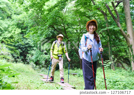 健行、健行、老年、散步、爬山 127106717
