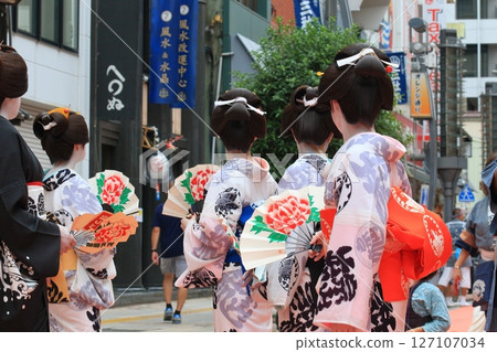 藝伎來參加夏日祭典 127107034