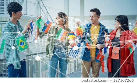 有旗幟和全球網絡的多國人民 127107266