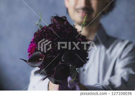 一個男人一束 127108036