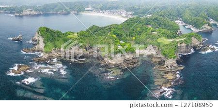 Aerial photography of the complex natural formations of Ubara Utopia, shot by drone in Katsuura City, Chiba Prefecture Aerial photography of the complex natural formations of Ubara Utopia, shot by drone in Katsuura City, Chiba Prefecture 127108950