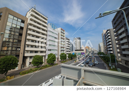 Traffic at Oji Kita/Shuto Expressway entrance/exit [Urban image] 127108984