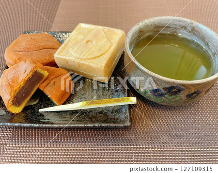 Japanese cafe Japanese sweets Tea sweets 127109315