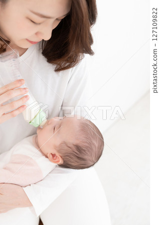 母乳和嬰兒奶 127109822