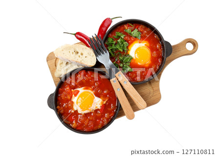 PNG, Shakshuka in a bowl on a wooden board, isolated on white background PNG, Shakshuka in a bowl on a wooden board, isolated on white background 127110811