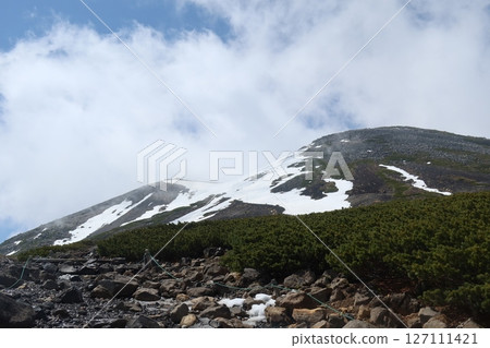 Norikura-dake剩餘的雪 127111421