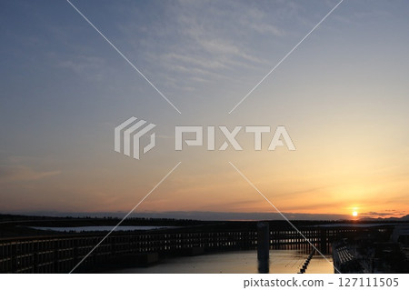 大阪關西博覽會，黃昏時的大阪灣夢洲（EXPO2025） 127111505