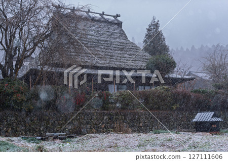 This photo was taken in Miyama-cho, Nantan-shi, Kyoto, in thatched roof village covered with snow. This photo was taken in Miyama-cho, Nantan-shi, Kyoto, in thatched roof village covered with snow. 127111606